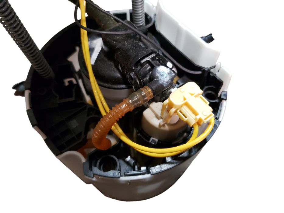 Бензонасос топливный насос с датчиком уровня топлива в разборка