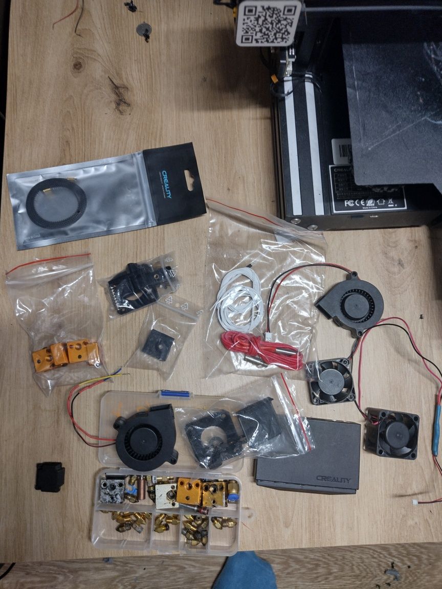 Drukarka 3D Ender 3 v2 + Akcesoria + Upgrade