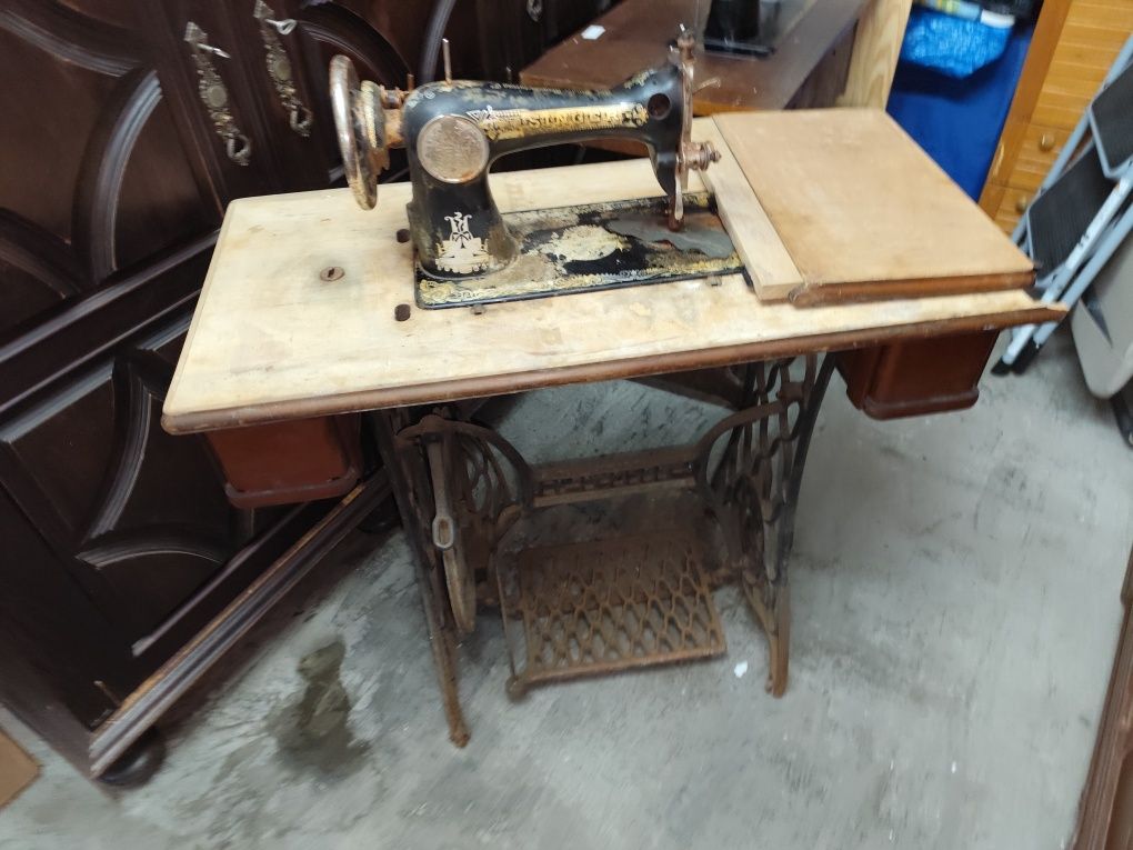 Máquina de costura Singer antiga