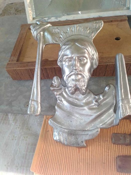 Иисус Христос барельеф и чиканка