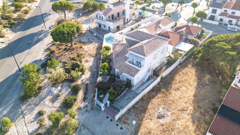 Moradia Isolada T4 com jardim, Carvalhal, Grandola