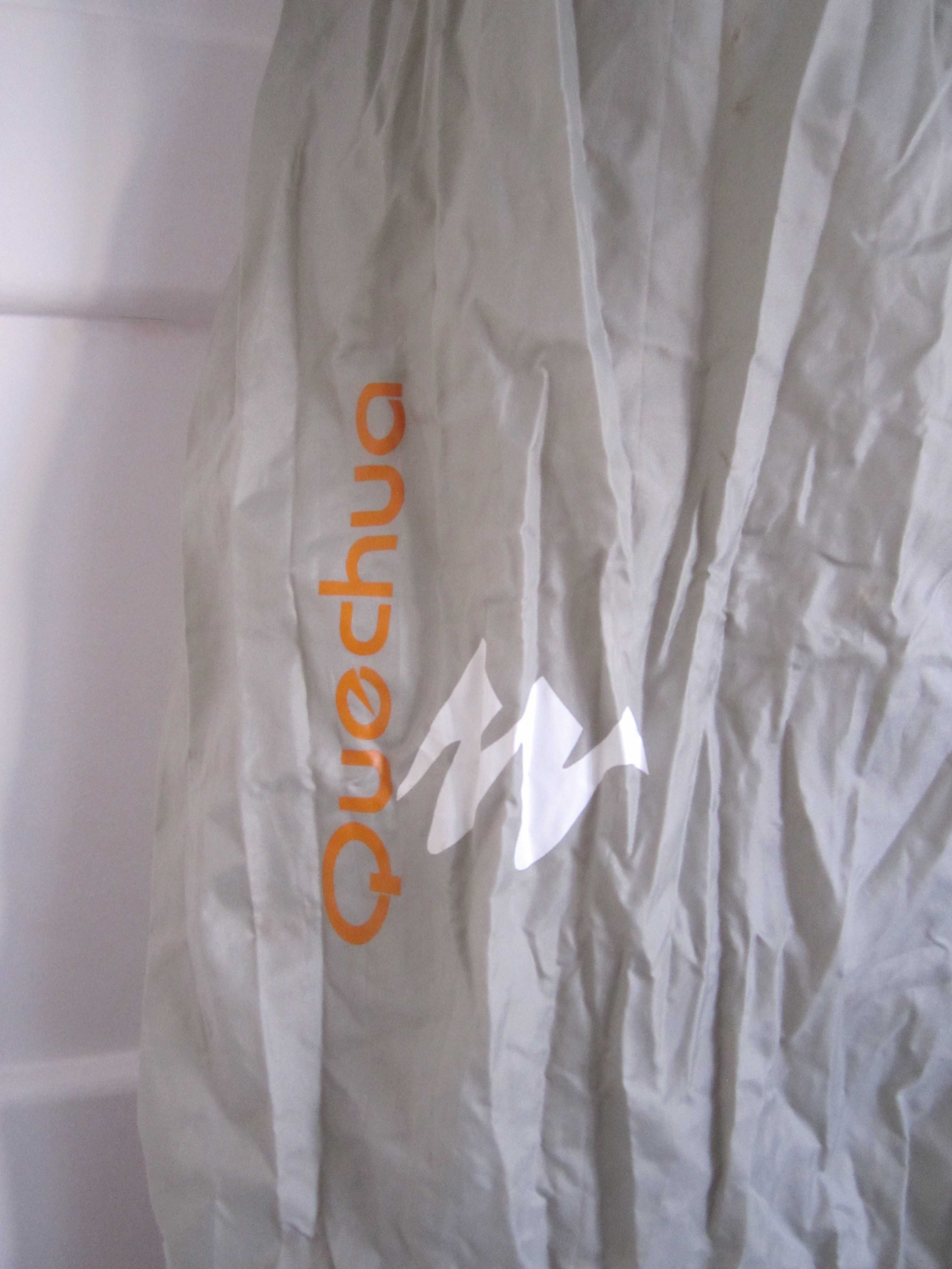 Capa cobertura de mochila cinza Quechua nova