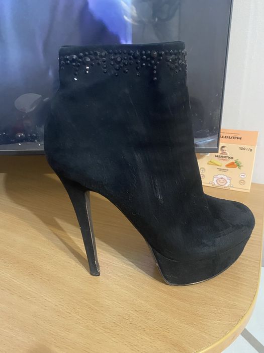 Ботінки стильні  діночі