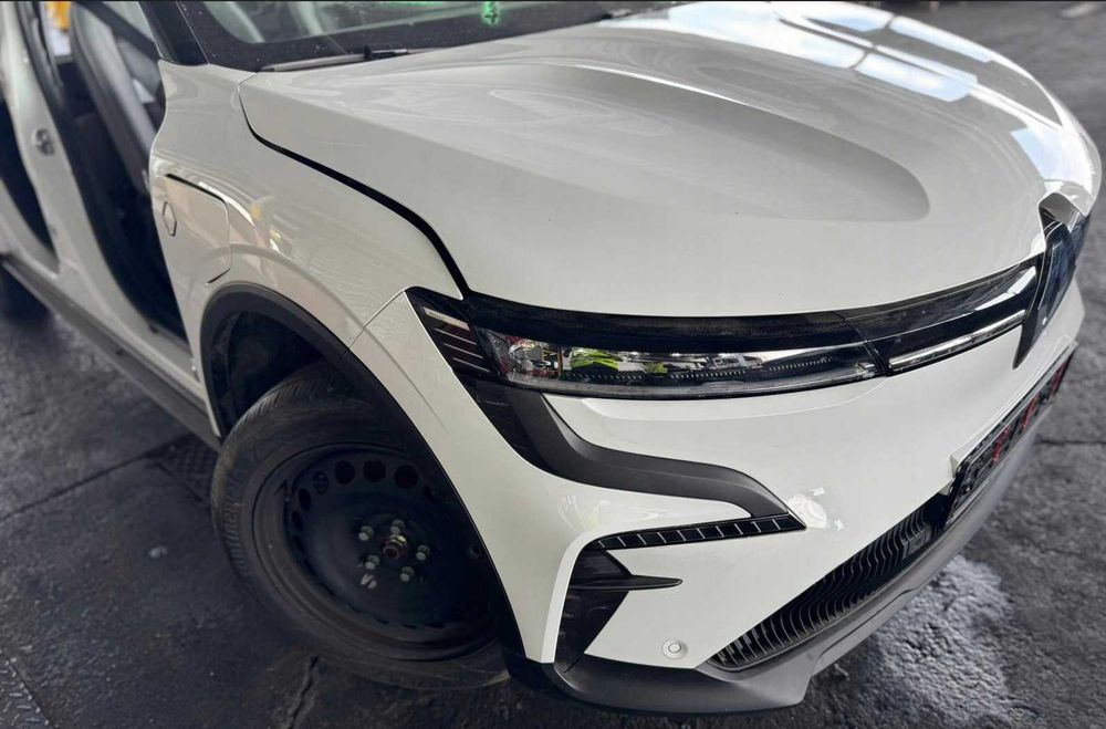 Renault Megane E-Tech Бампер запчастини до меган е-теч детали