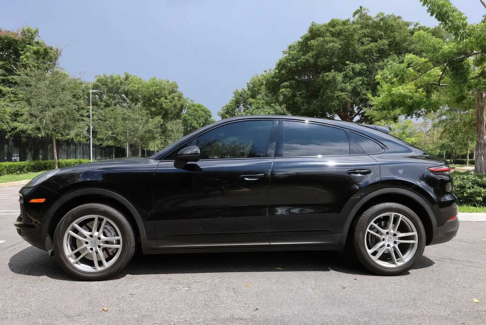 Porsche Cayenne Coupe      2021