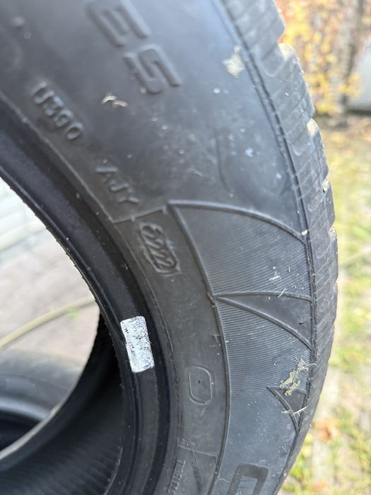 Резина зимняя  185 60 R15