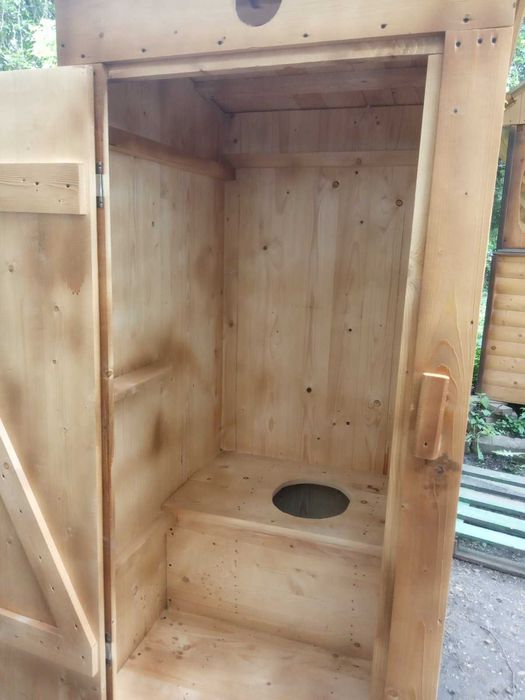 Туалет дерев"яний