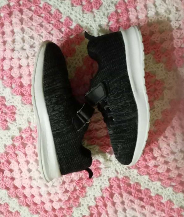 Кроссовки на мальчика (р. 32-33). Cостояние отличное!