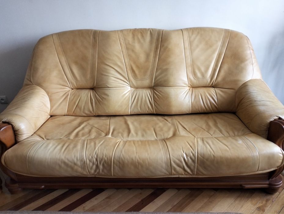 Диван і крісло на дубовій основі