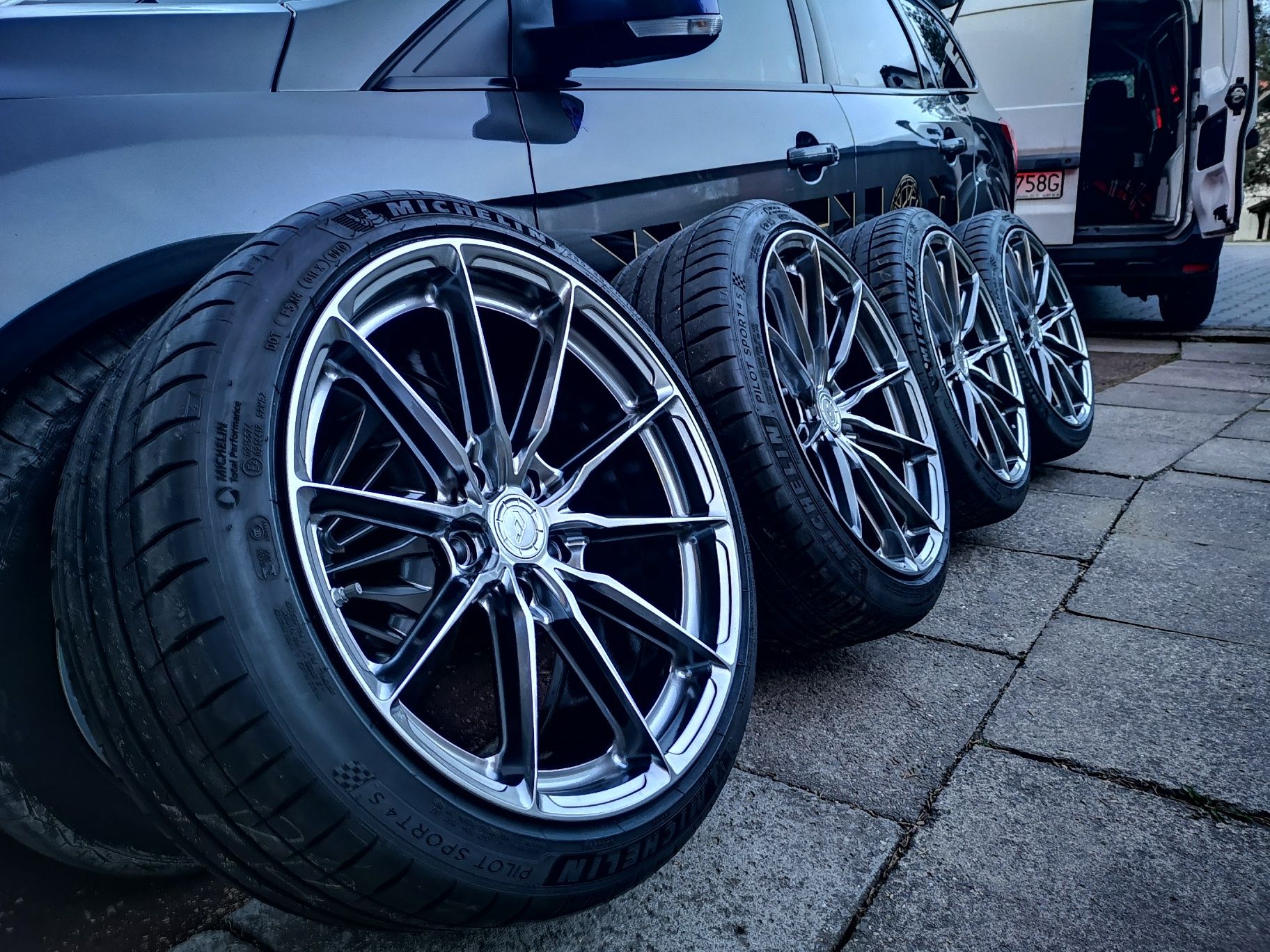 Felgi Japan Racing JR37 19" 8,5J+9,5J 5x120 BMW F30 F32 F36