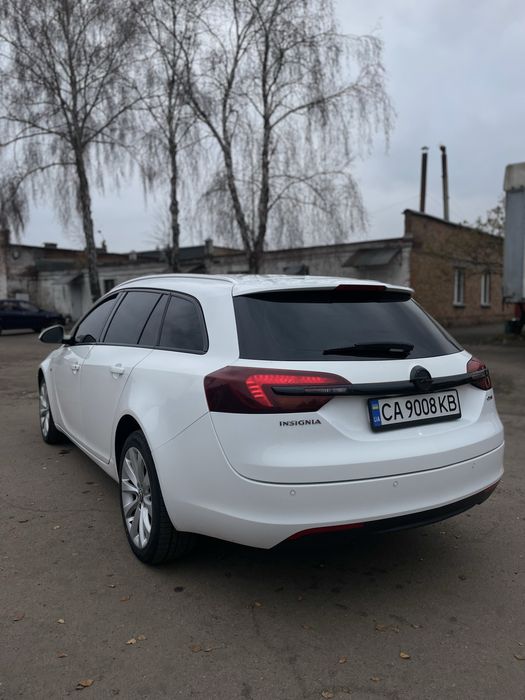 Opel Insignia Sports Tourer 1.6TDI АВТОМАТ