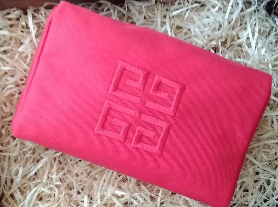 Givenchy кейс luxury футляр