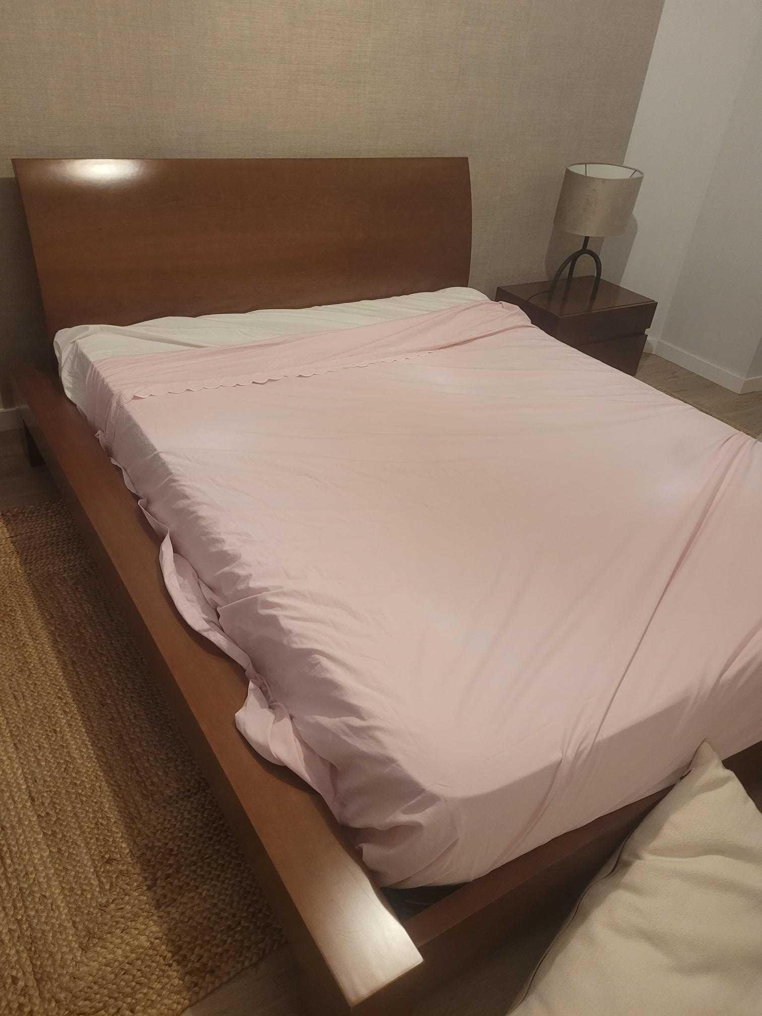 Cama de Casal - Fabricante A. Leal "Cerejeira - 195 cm * 160 Cm"