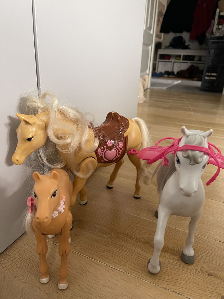 Konie plastikowe