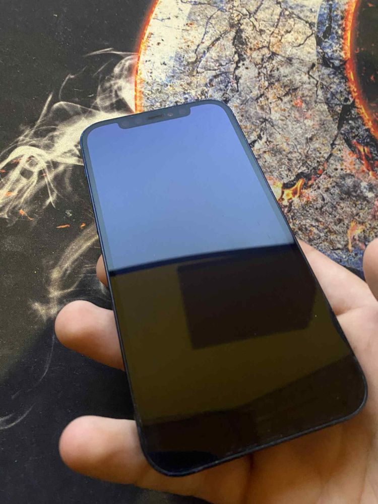 IPhone 12 64gb dobry stan