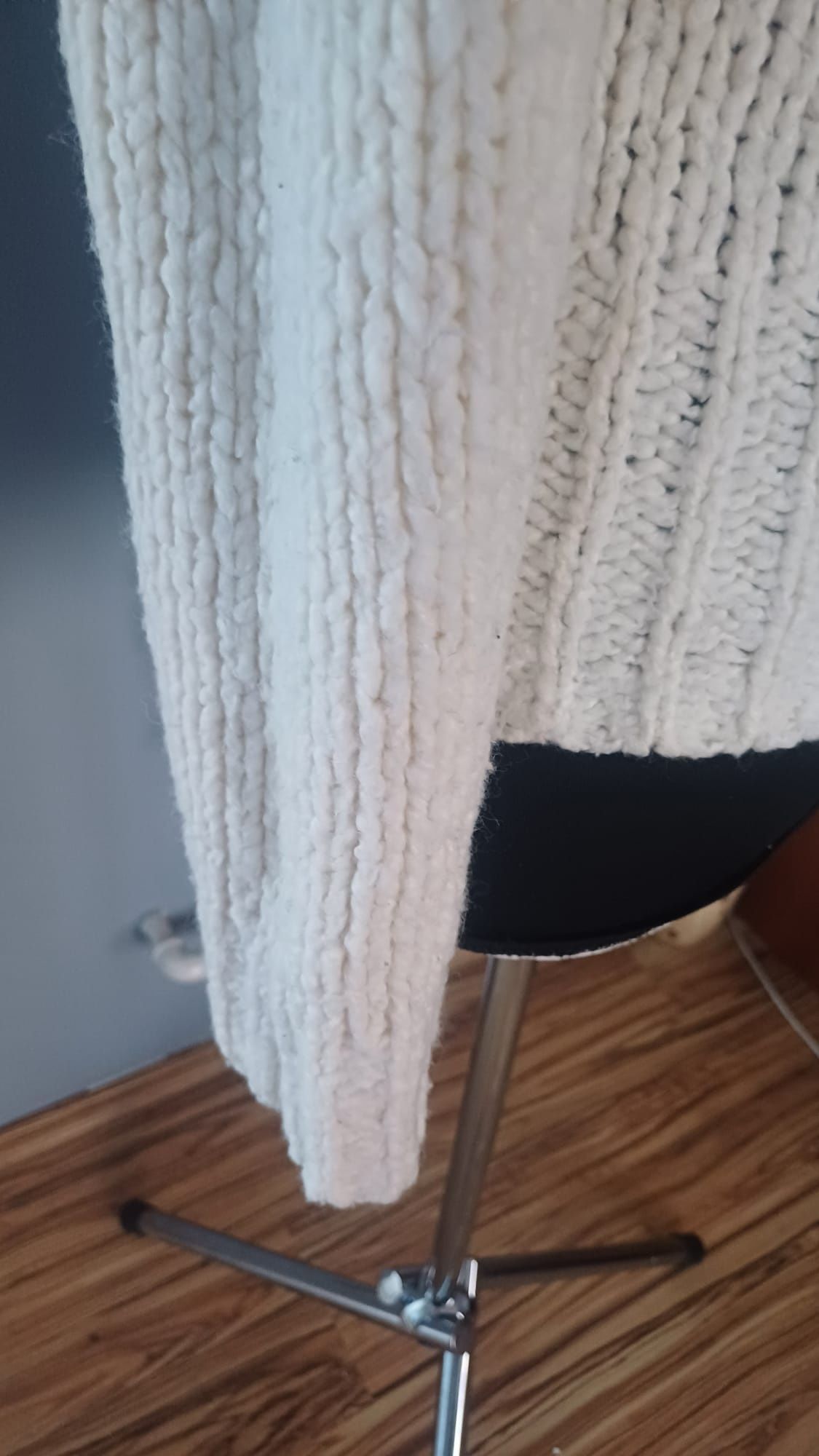 Sweter damski wełniany M