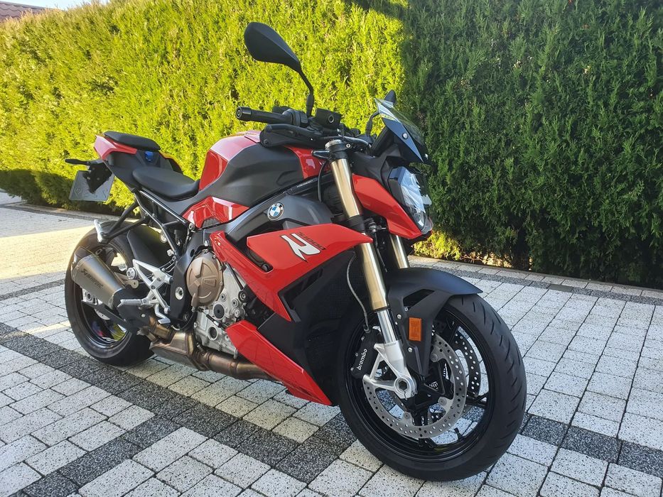 BMW S ŁADNE SALON PL BMW S1000R 22r. 4800km AKRAPOVIC  165kM  + dodatki