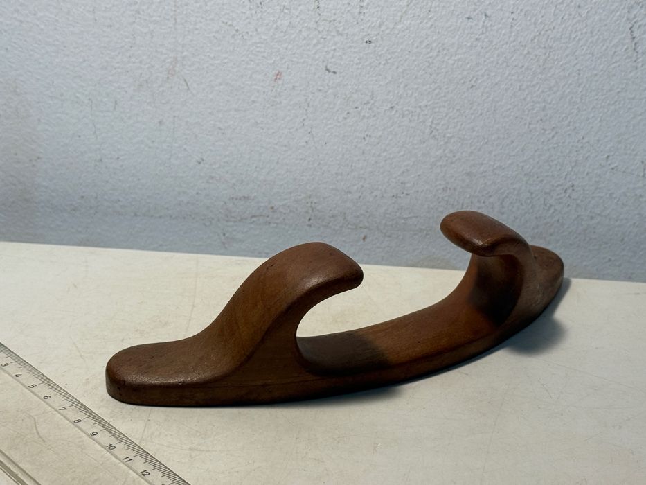 RARO Molde em madeira Passa cabo