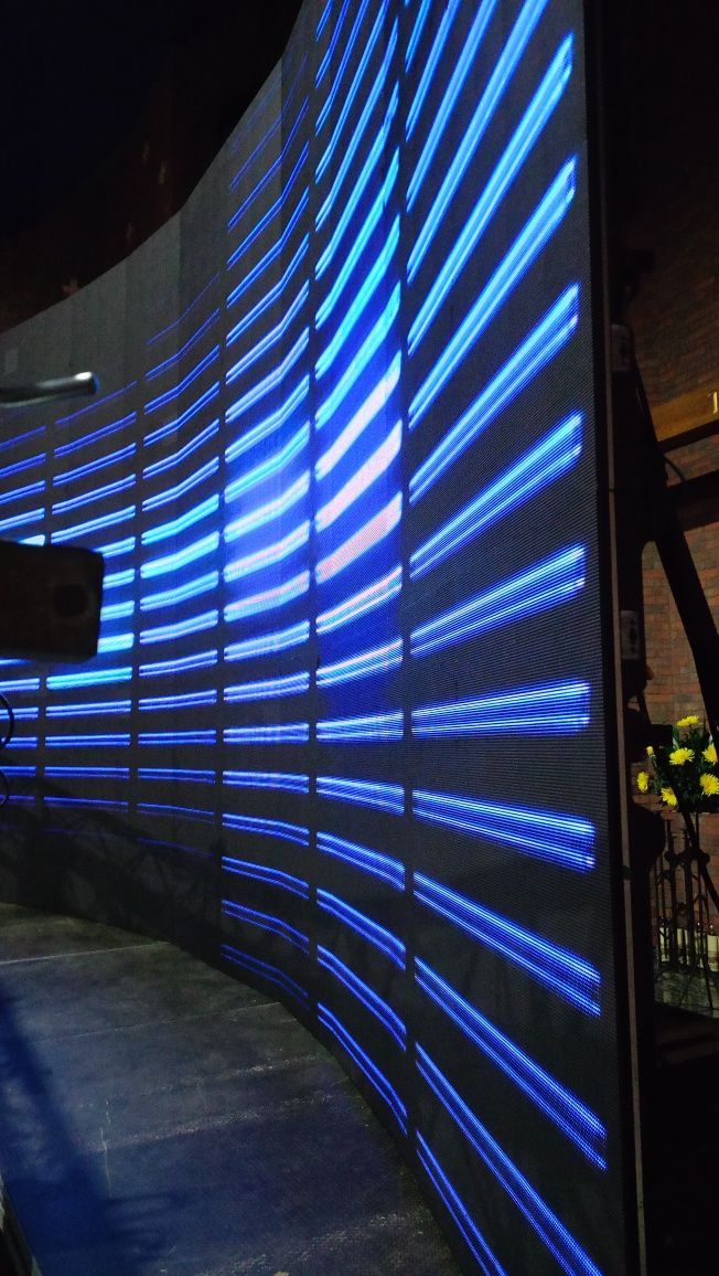 15 M2 Dicolor Telebim ekran LED  p3.9 wyginany  super stan