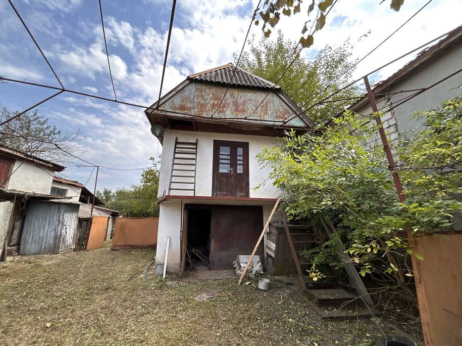 5-кімнатний будинок з площею 0,25 га с. Мочола 6 км від Берегова