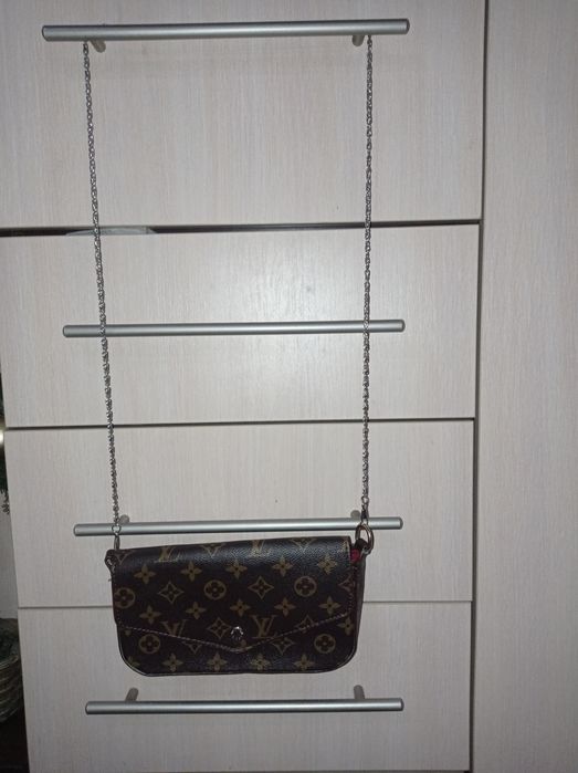 Клатч Louis Vuitton