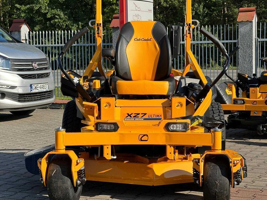 CubCadet Zero Turn XZ7 L122 Ultima traktor ogrodowy Dostępny od ręki!