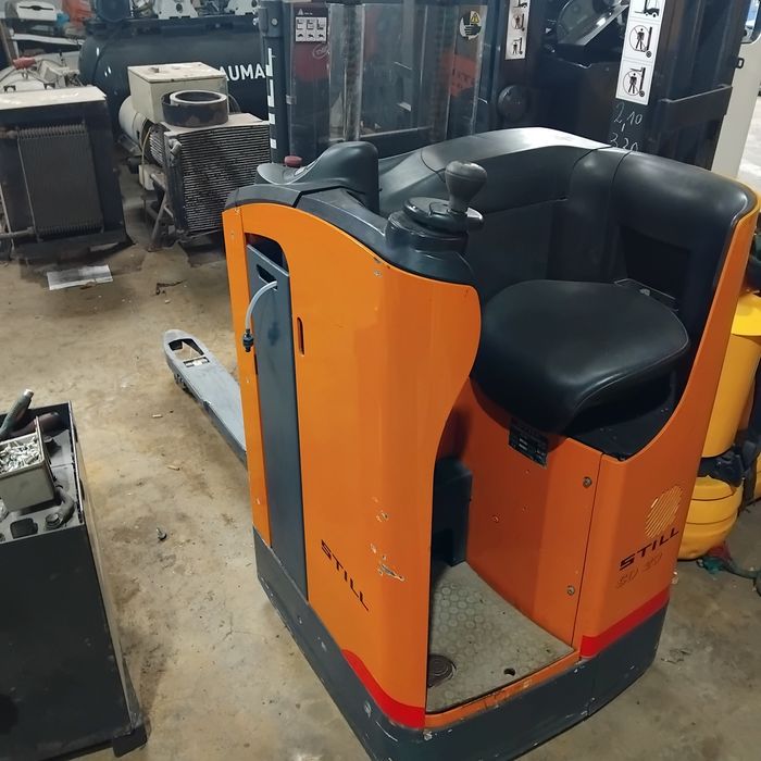 Vendo stacker eletrico