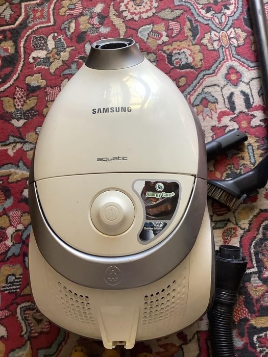 Пилосос Samsung Aquatic SD9420 з аквафільтром