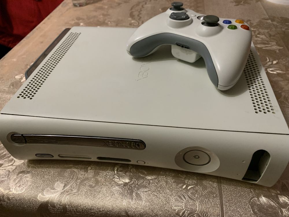 Продам Xbox 360