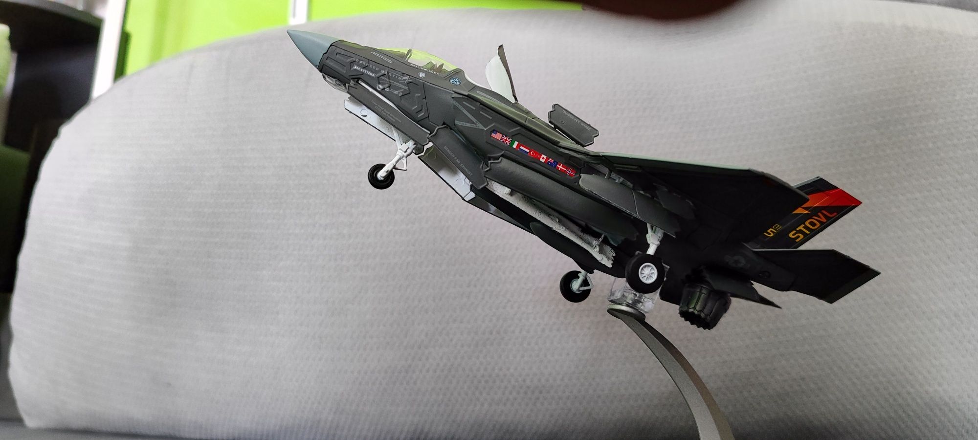 Samolot metalowy f-35b lightning ll skala 1:72 jak nowy