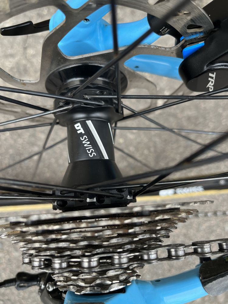 Велосипед Focus Shimano 105 DT Swiss Fizik