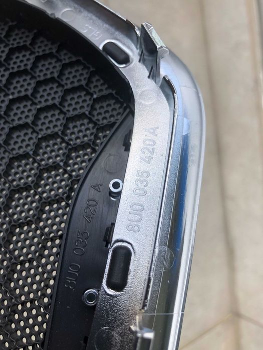 Osłony Maskownice Głośnika BOSE Audi AUDI Q3 8U Podswietlane