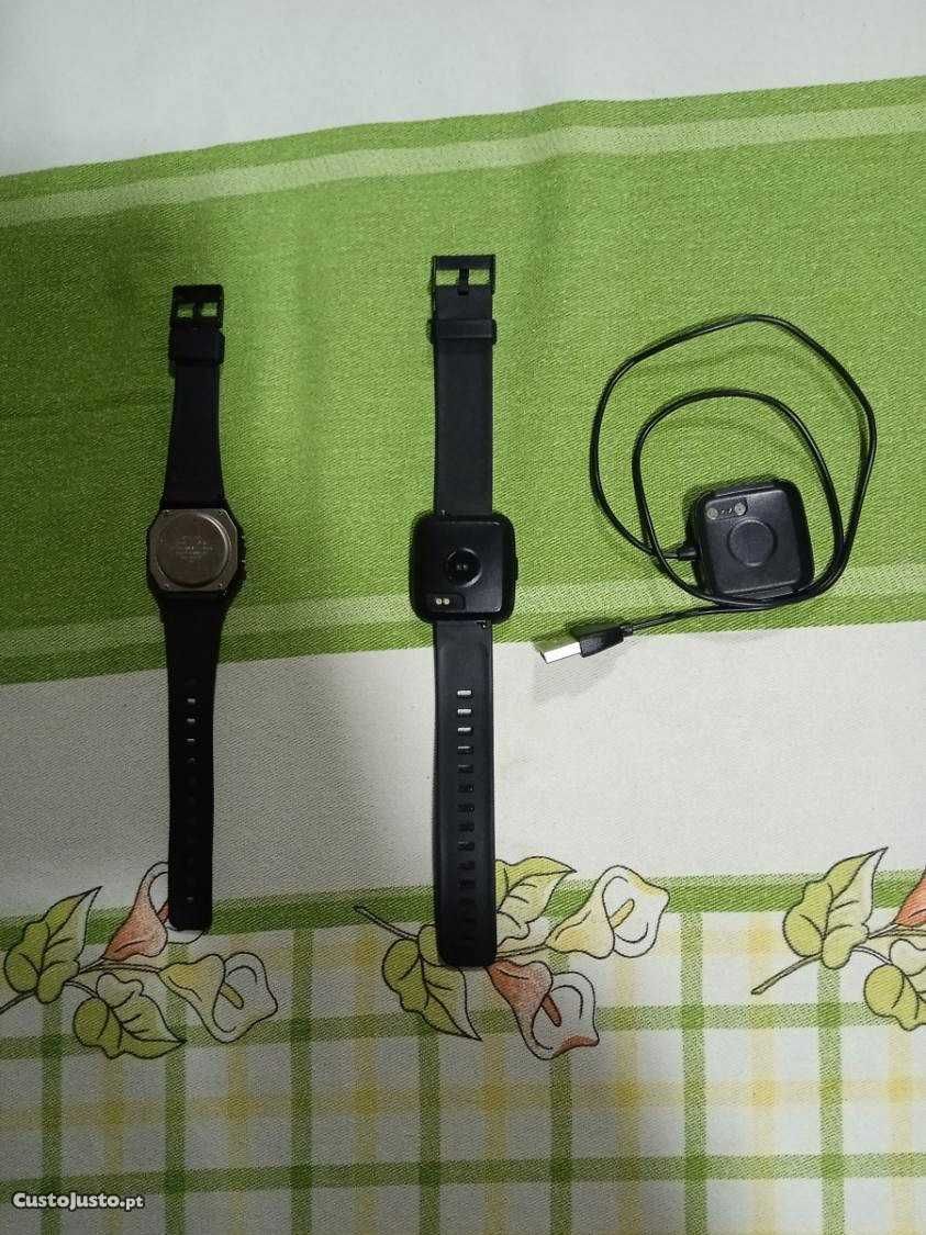 2 Relógios, um é de conetar ao telemóvel, o outro é de Anti-Àgua novos