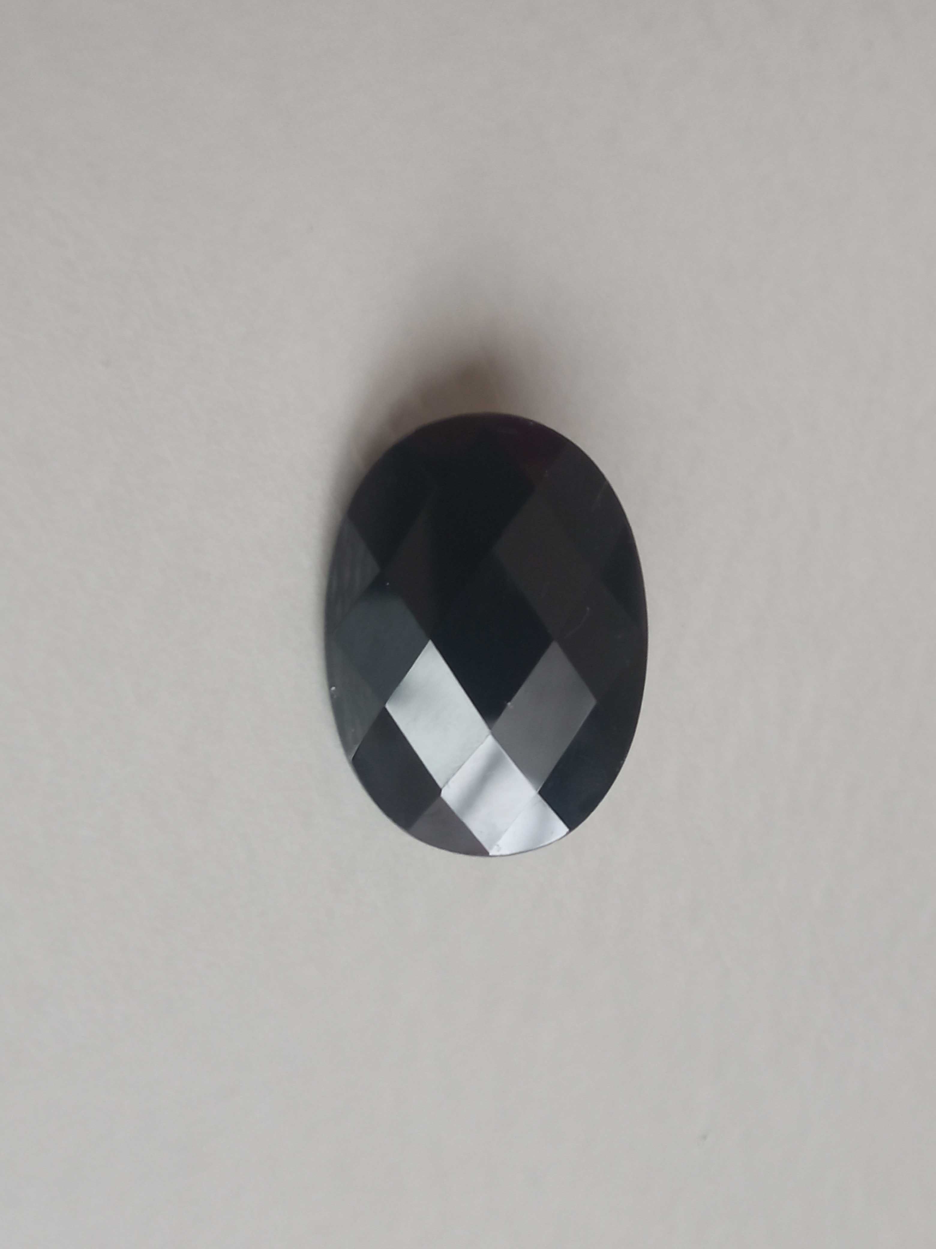 Szklany Kamień fasetowany czarny 1,3 x 1,9 cm Owalny