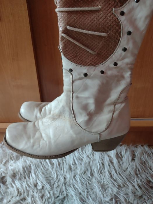 Kozaki wiosenne skóra naturalna białe kowbojki r.39