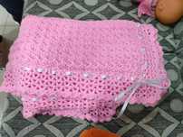 Manta de bebé, nova, rosa, feita à mão