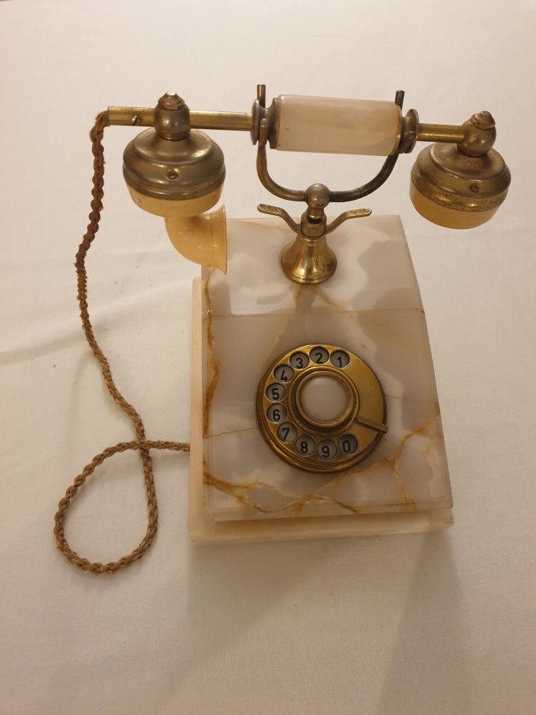 Telefone Antigo em Marmore