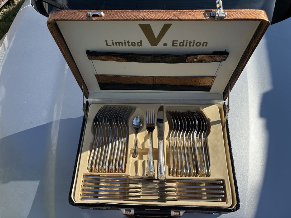 Набор столовых приборов в подарочном чемодане Limited V.Edition ITALY
