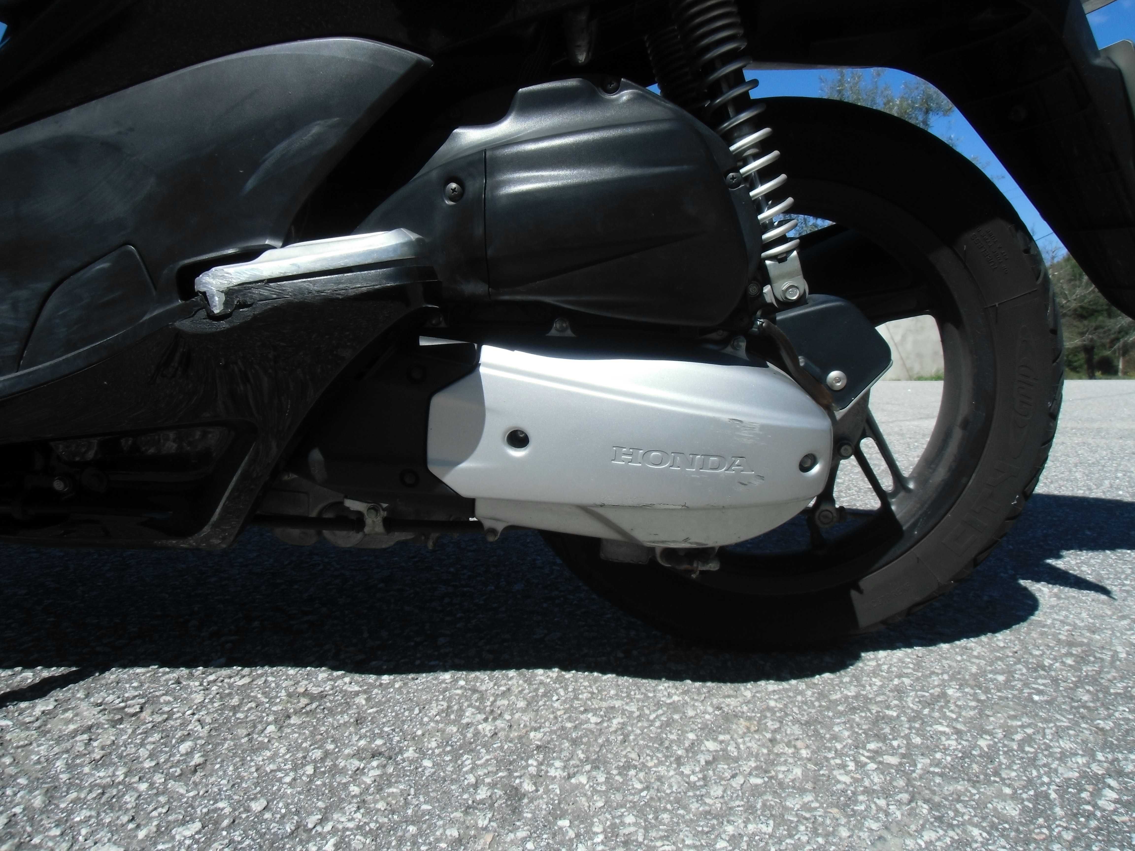 Honda pcx 125      8.6 kw