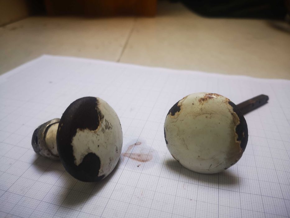 Puxadores esmaltados (inícios séc. XX)