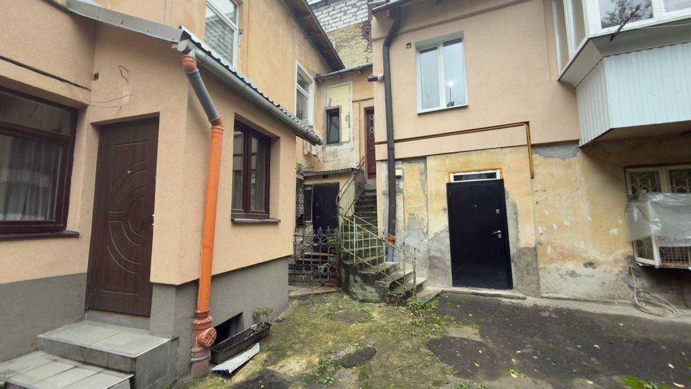 Продаж 2-кім квартири по вул. Б. Хмельницького.