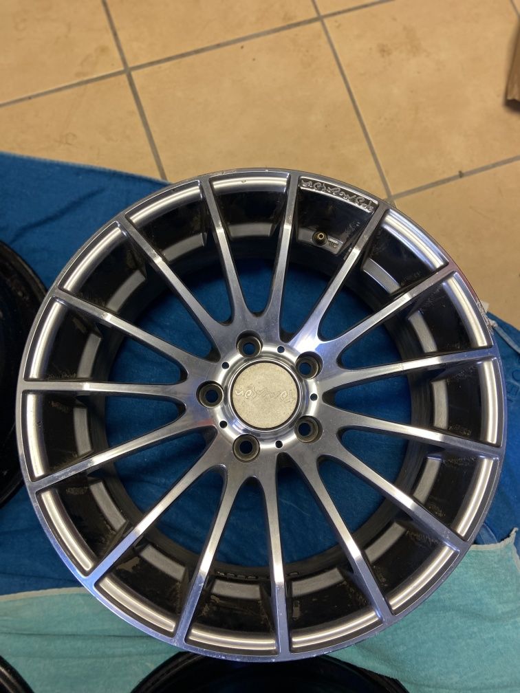 Felgi aluminiowe 18 cali 5x120 ET 35 otwór 72.6