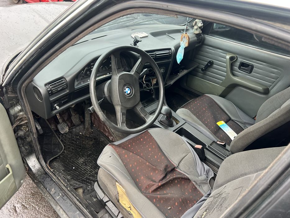 Разборка БМВ 3 30 2.4 Disel 87 рік запчястини в гарному стані