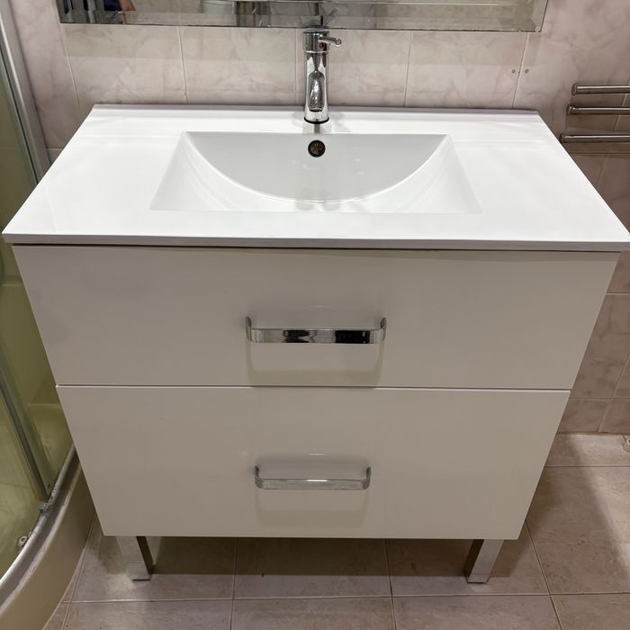 Movel de Casa de Banho com Torneira