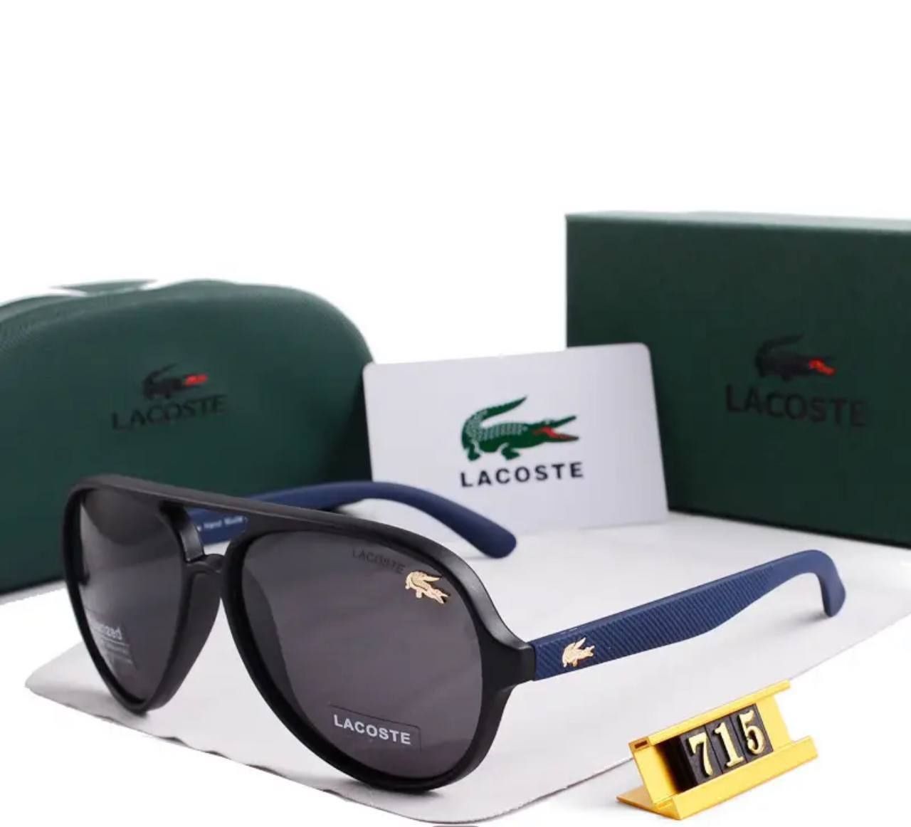 Сонцезахисні окуляри Lacoste