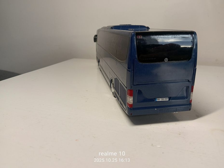 Mercedes travego 1/43 metalowy