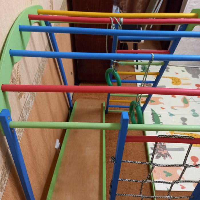 Детский спортивный комплекс, горка, шведская стенка, детский уголок.