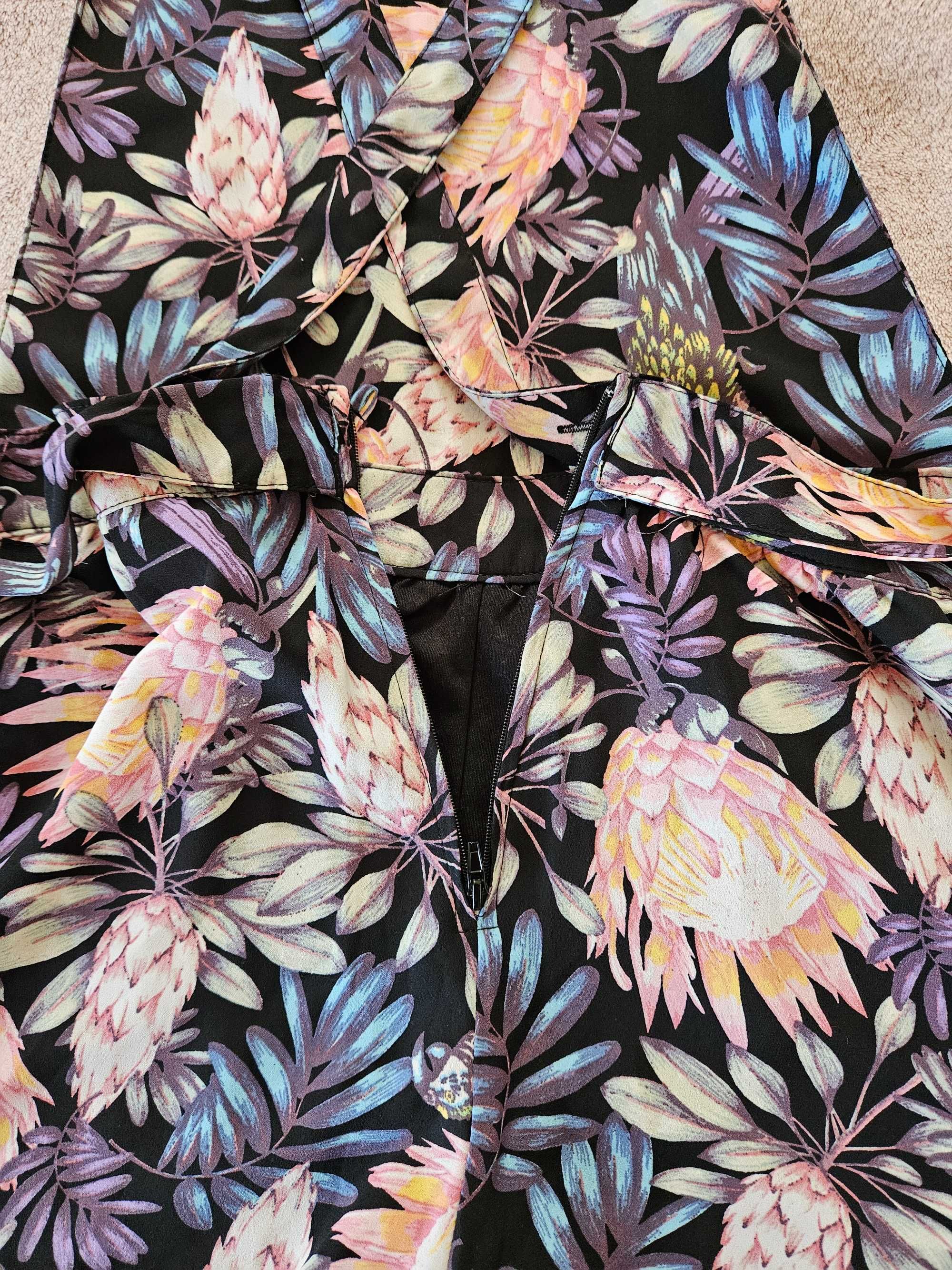 Czarne ogrodniczki w kolorowe kwiaty h&m rozmiar 44 XXL