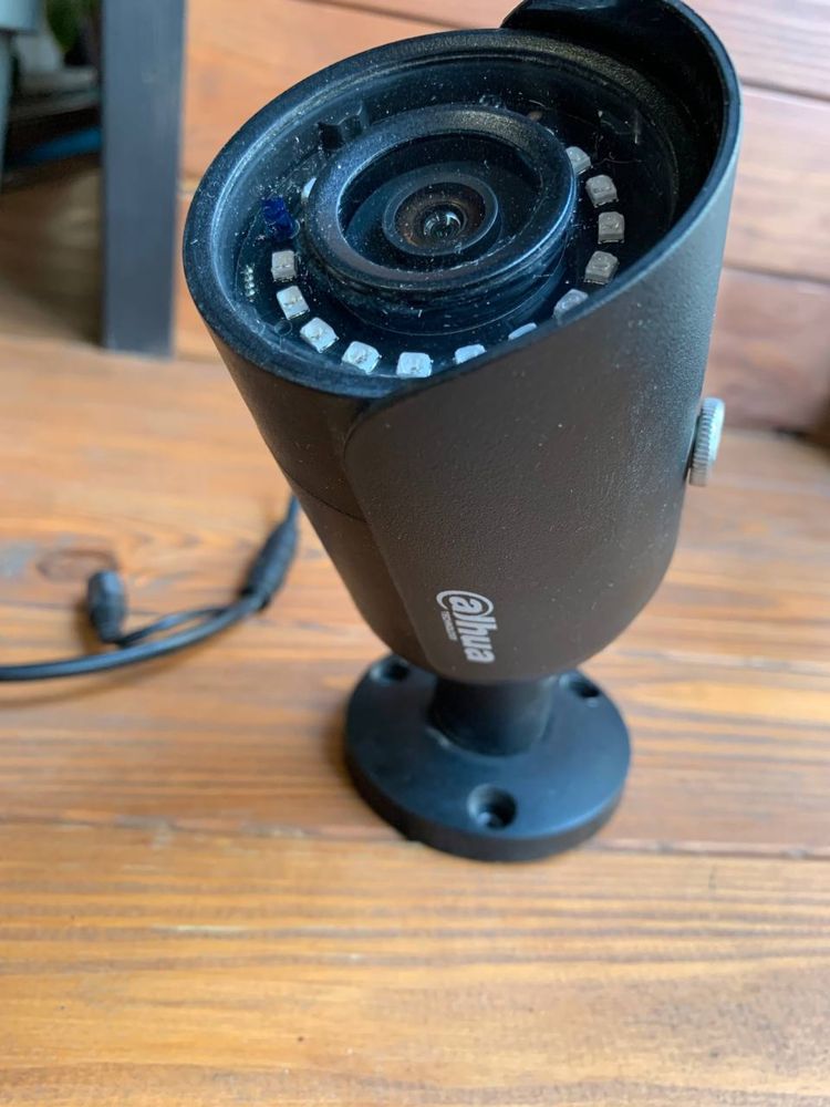 Охоронна  система AJAX з 4 камерами