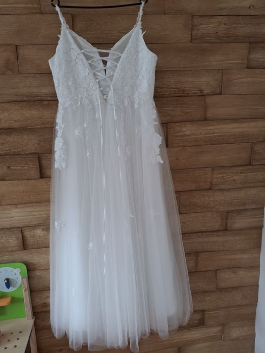 Suknia ślubna z regulacja